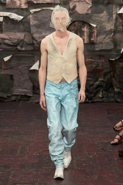 Look 26